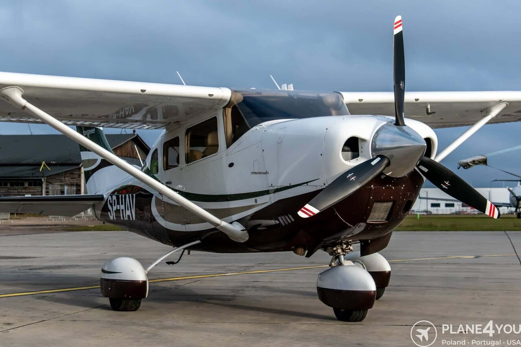 Cessna T206H