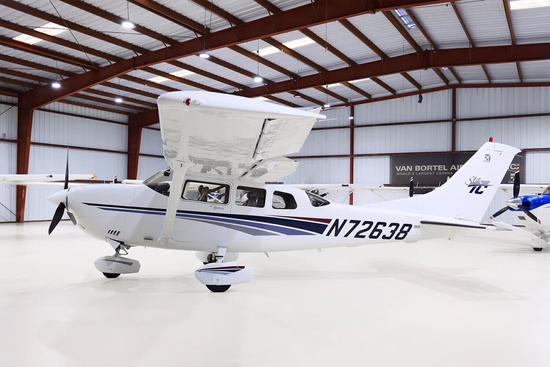 Cessna T206H
