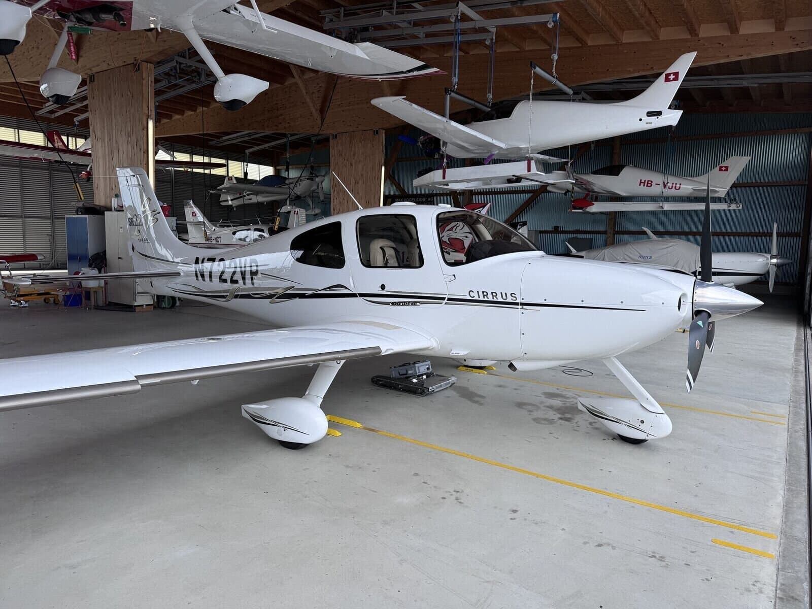 Cirrus SR22-G2 GTS TN