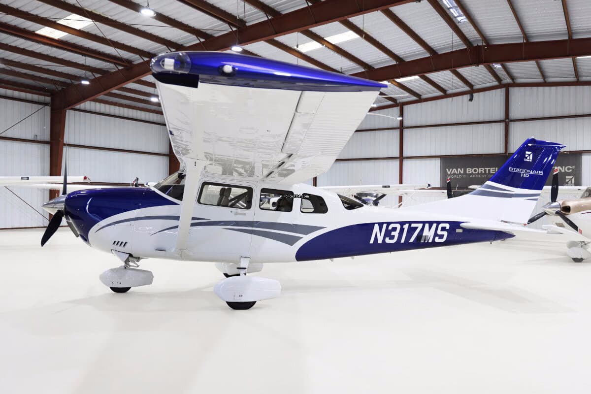 Cessna T206H