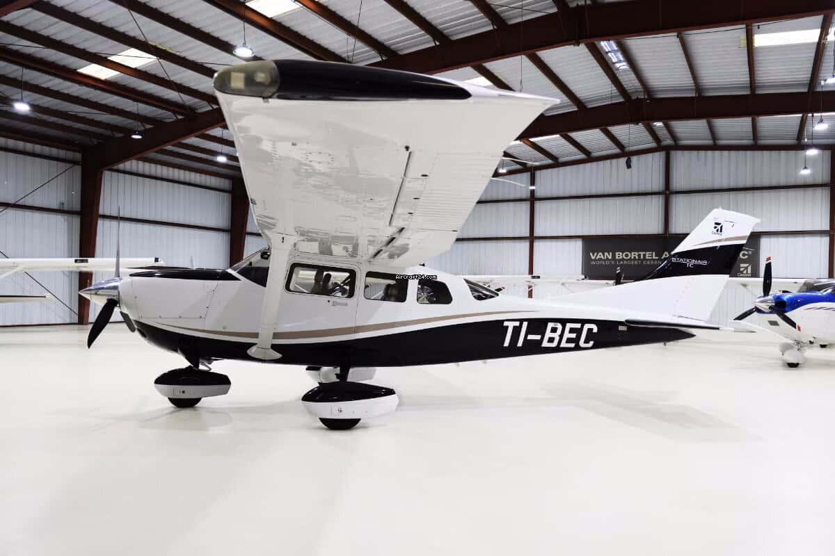 Cessna T206H
