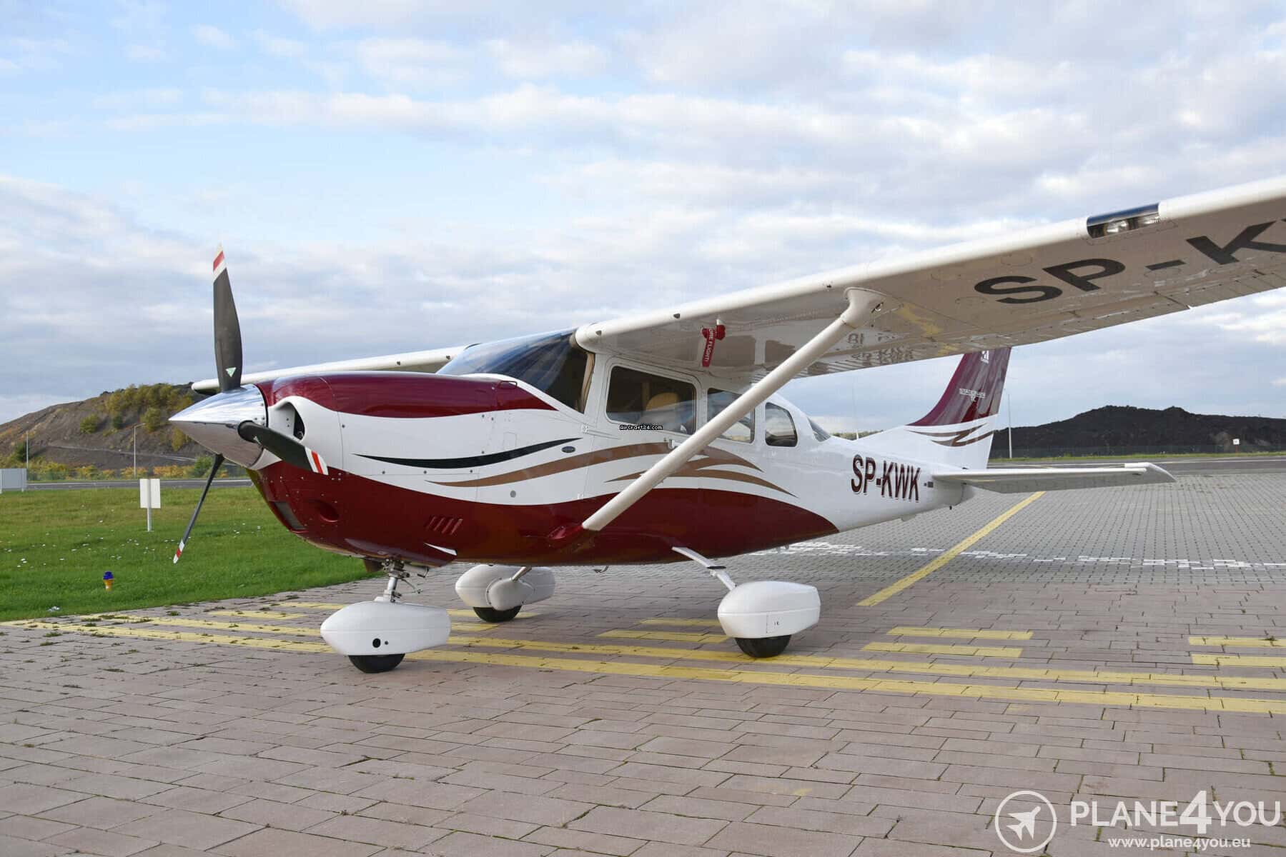 Cessna T206H