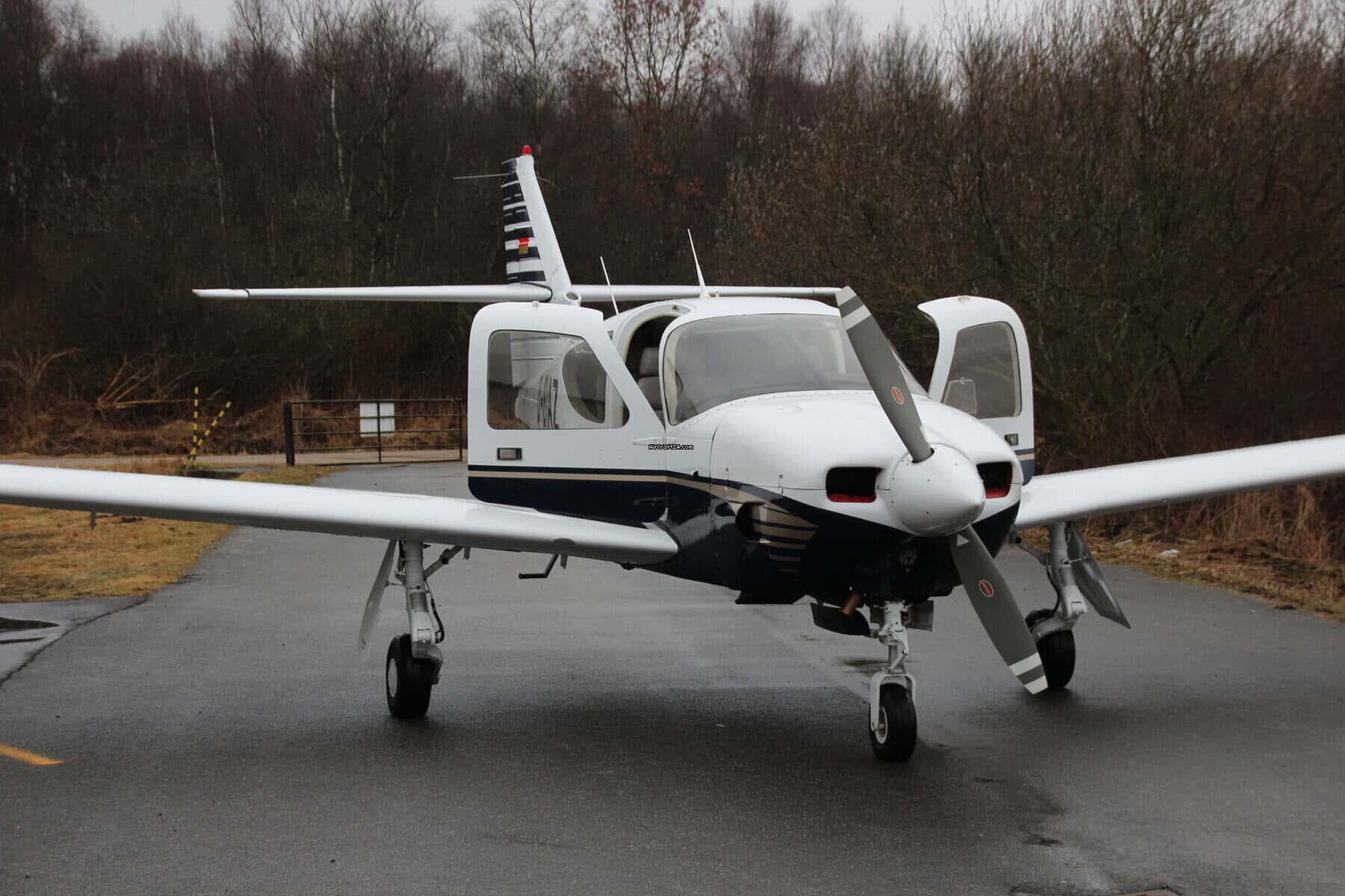 Commander 112 aircraft for sale