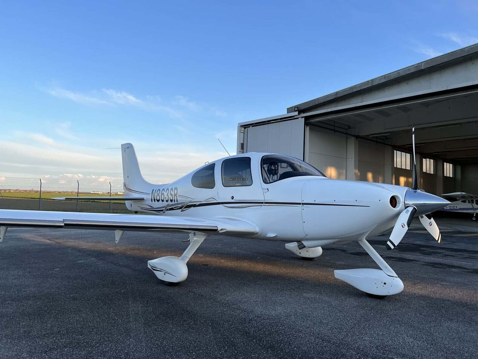 Cirrus SR22-G2