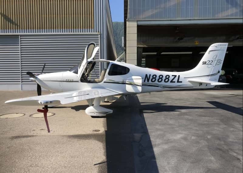 Cirrus SR22 G2 GTS Air.