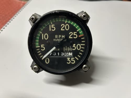 Piper Cherokee tachometer