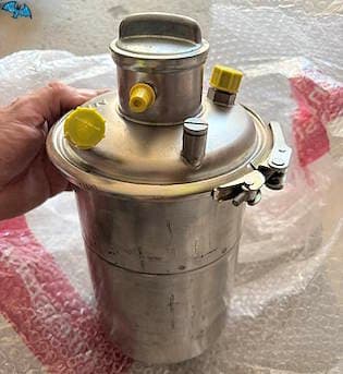 Verkaufe einen Rotax Öltank 390€ Stefan Schädle