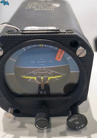 Künstlicher Horizont von Falcon Gauge.