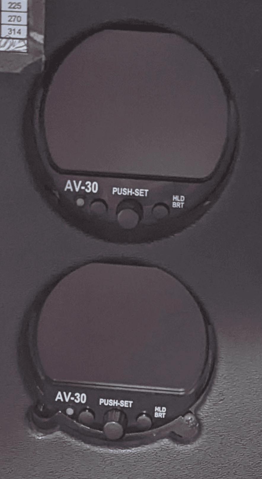 AV 30