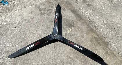 Set of propellers for sale from Helix company, three-blade, red, diameter 160 cm, bolt circle 75 mm, asking price 350 €, Günter Grössinger, guenter.groessinger(at)me.com - Image 1