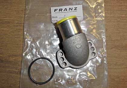 Collettore di aspirazione Rotax / Tubo di raffreddamento per pompa dell'acqua incluso O-ring Si adatta a tutti - Image 1