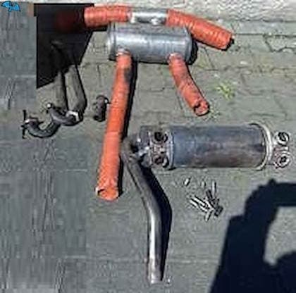 Teile einer C42B- Rotax 912 ULS Auspuffanlage
