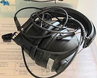 2 Sennheiser HME 110 Headsets Wir verkaufen zwei Sennheiser HME 110 Headsets…