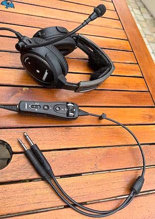 Selling Bose A20 Aviation Headset - the gold standard in noise cancellation headsets - Image 1