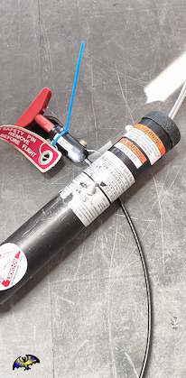 2 BRS Raketen Eine ist im Jahr 2013 abgelaufen, die andere im Oktober 2025…