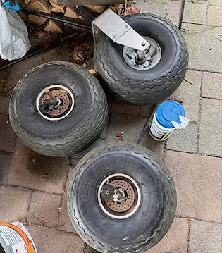 Tundra Wheels 3 Stück 8.00-6 Mit Felgen und Bremsanlage Die Reifen sind Super…