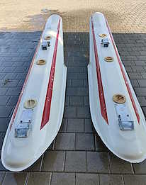 Zu verkaufen sind ein Paar Schwimmer für Ultraleicht Flugzeuge Waren an einem…